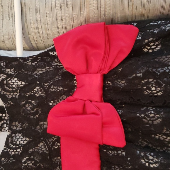 ✨Host Pick✨ 3-6mths Heirloom Christmas Dress - Picture 4 of 7